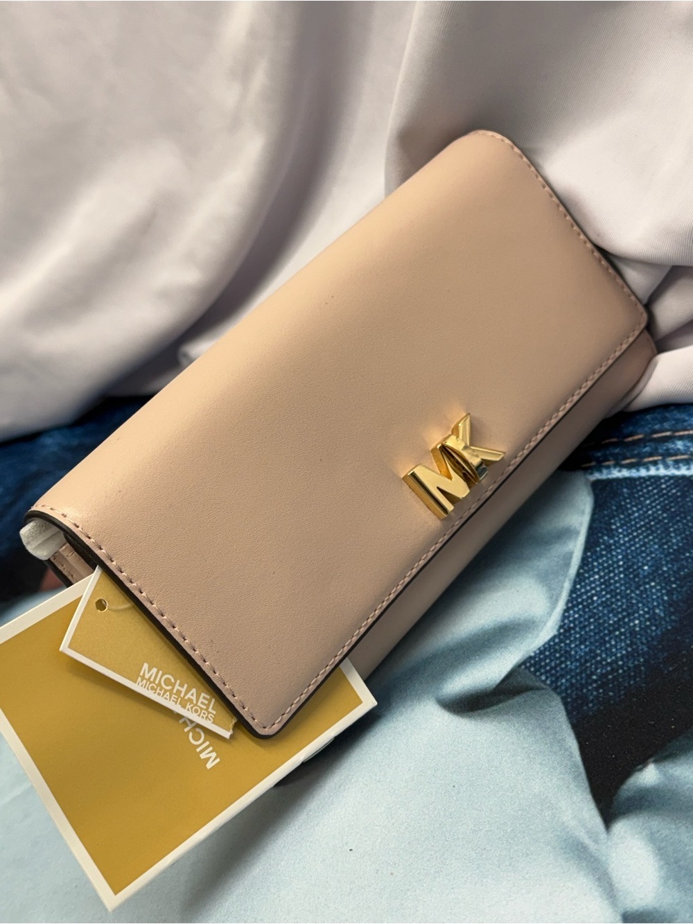 (new+tag) Michael Kors Large Leather Pink Wallet Clutch Gold MK Turnlock Logo